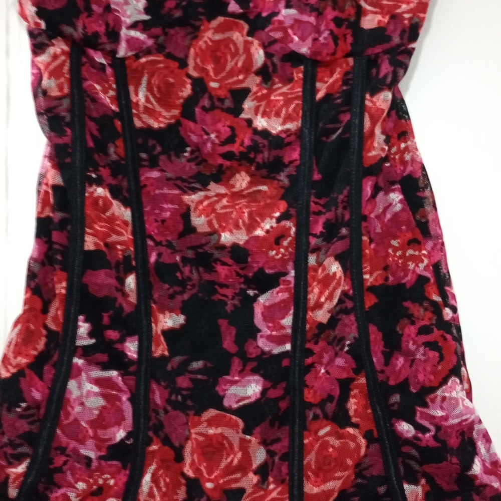 No Boundaries Floral Camisole - Red and Black - Picture 4 of 5